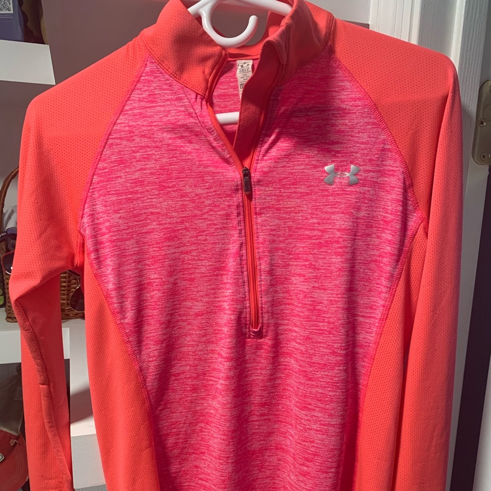 Under armor pull over